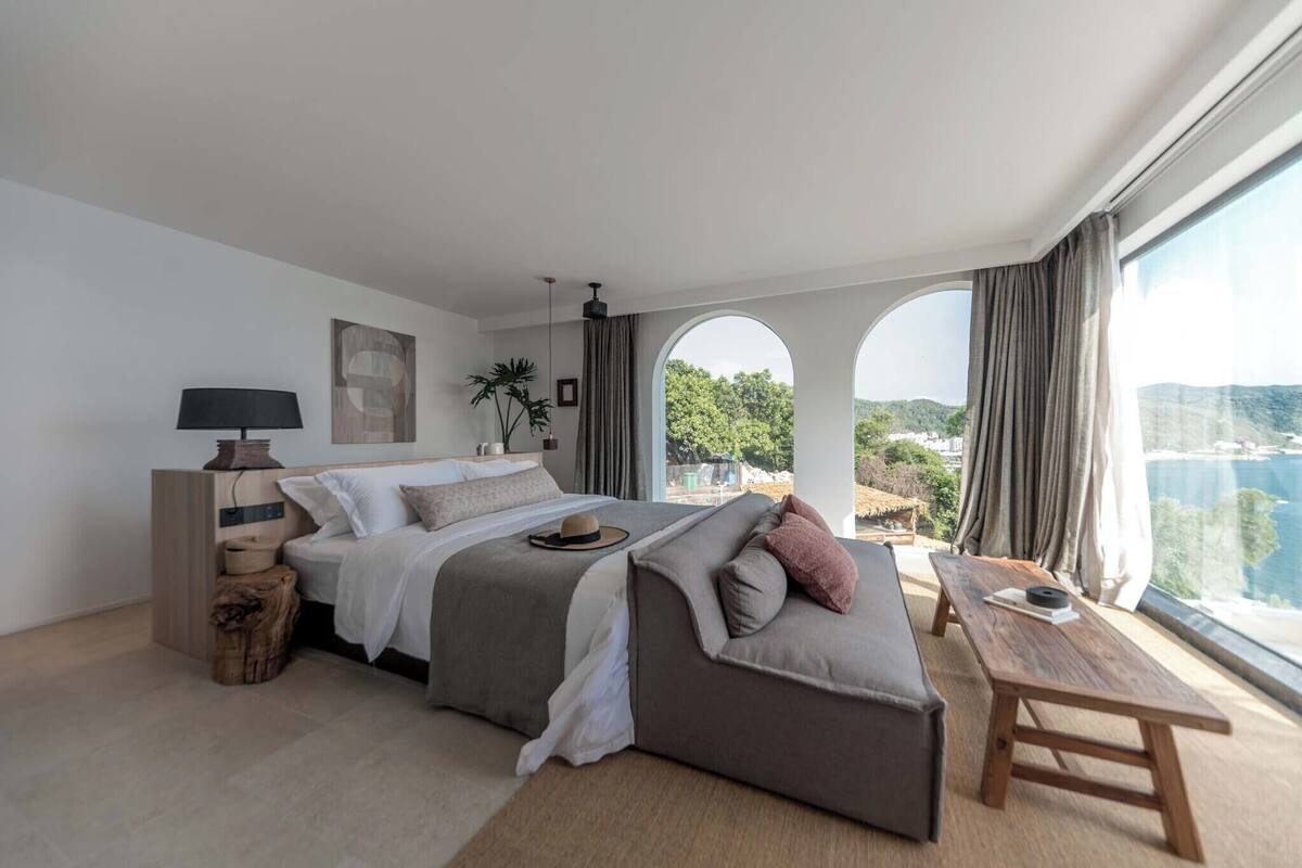 Romantic Double Room, Balcony, Sea View | Premium bedding, minibar, individually decorated, individually furnished