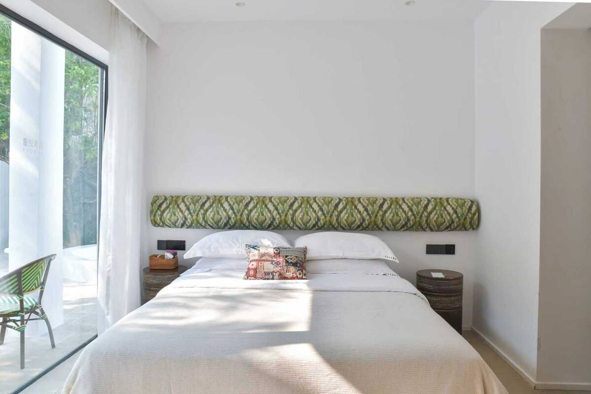 Chambre supérieure double, balcon, vue sur la cour intérieure | Literie de qualité, minibar, décor unique, ameublement unique