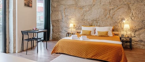 8 Schlafzimmer, Bügeleisen/Bügelbrett, kostenloses WLAN, Bettwäsche