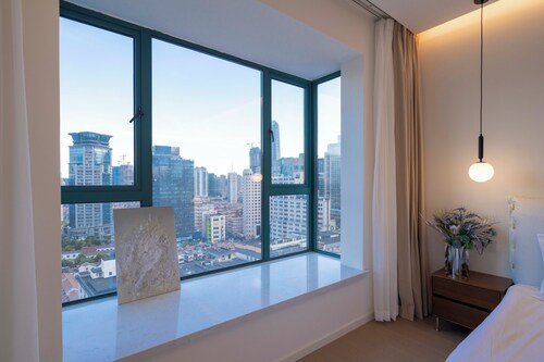 Zhome-Near Nanjing Road