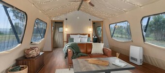 Akuna Estate - Adults Only Glamping (Wallaby)