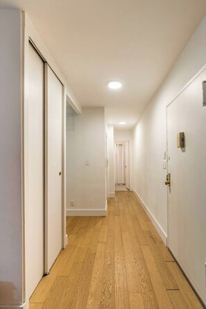 Interior - Tranquil apartment with AC in vibrant New York City (New York)