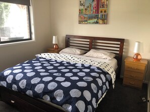 4 chambres, fer et planche à repasser, accès au Wi-Fi (inclus)