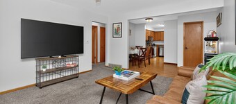 Ankeny 3BR Stay with Office, King Bed, Sleeps 9
