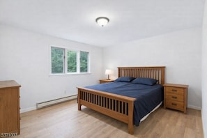 7 quartos, ferros/tábuas de passar roupa, Wi-Fi, roupa de cama