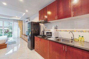 Apartment, Balcony | Private kitchen