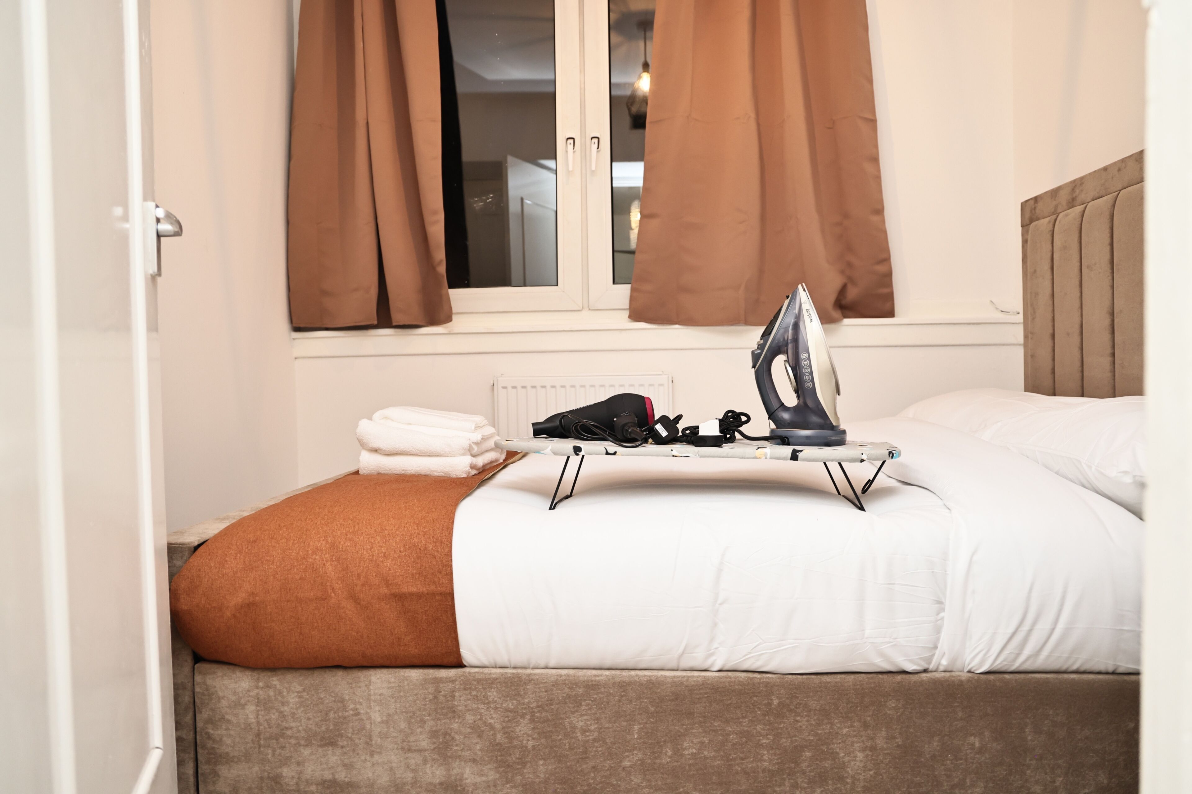 3 室のベッドルーム、WiFi、ベッドシーツ