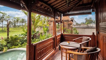 Vila Romantis, kolam renang pribadi, pemandangan kolam renang | Teras/patio