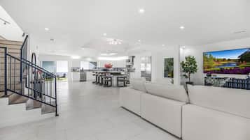 House, Multiple Beds, Patio, Mountain View (Rancho Haven) | Interior