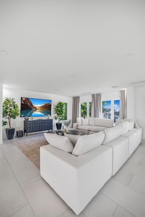 House, Multiple Beds, Patio, Mountain View (Rancho Haven) | Living area | 65-inch flat-screen TV with digital channels, fireplace