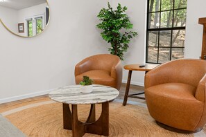 Interior - Fully Updated Bungalow w Resort Lake Access_Washer&Dryer_Mini Golf & More_Free Tickets (Kimberling City)