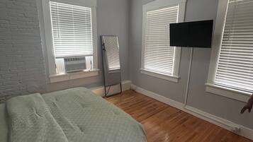 2 chambres, fer et planche à repasser, Wi-Fi gratuit, draps fournis