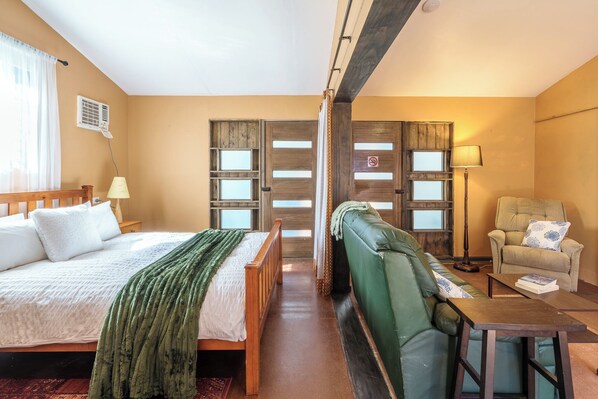 1 bedroom, iron/ironing board, bed sheets - Cozy comfort at 106 Thacker St (Ocean Grove)