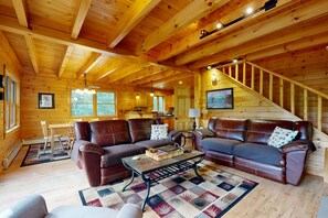 TV, fireplace, foosball, books - Spacious Chalet with Pool Room, Foosball, Hot Tub & Skiing at Mt. Abram (Greenwood)