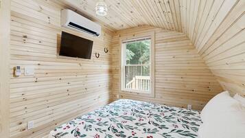 2 bedrooms, internet, bed sheets