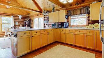 Cookware/dishes/utensils