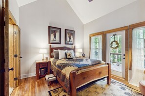 6 bedrooms, internet, bed sheets