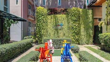 Children’s play area – outdoor