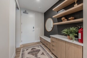 Interior - Stylish Condo w/ Hot Tub in Heart of Downtown Sandpoint (Sandpoint)