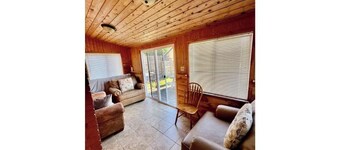 Cozy Lake Placid Retreat-Perfect for Your Adirondack Getaway! 4+ Parking spaces!