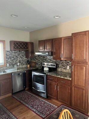 Microonde, forno, piano cottura, lavastoviglie