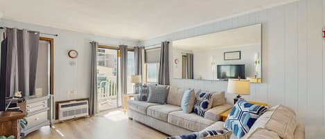 Televisión y chimenea