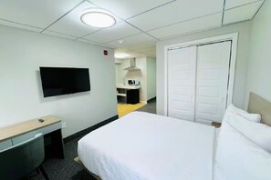 Room - Ramada By Wyndham Kirkland Lake (Kirkland Lake)
