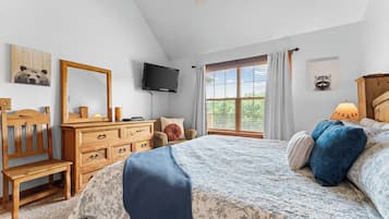 2 bedrooms, travel cot, free WiFi, bed sheets