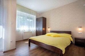 4 bedrooms, WiFi