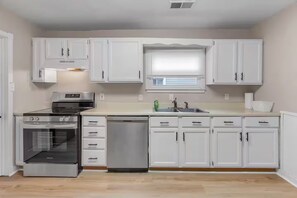 Private kitchen - Work or Relax l Quiet & Clean (Canton)