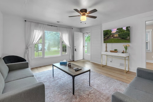 Work or Relax l Quiet & Clean