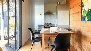 Unclassified image, 2 of 19, button