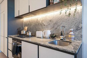 Fridge, microwave, oven, stovetop