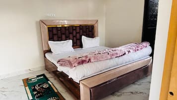 1 bedroom, iron/ironing board, WiFi