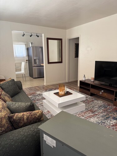 Charming 1-bedroom duplex house in Berkeley