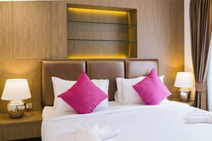 4 habitaciones, tabla de planchar con plancha, wifi y ropa de cama
