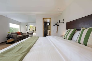 1 bedroom, desk, iron/ironing board, WiFi