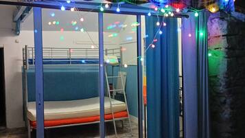 1 chambre, bureau, Wi-Fi gratuit, draps fournis