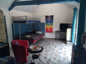 1 bedroom, desk, free WiFi