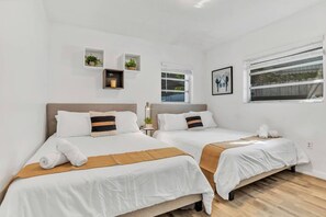 5 chambres, fer et planche à repasser, lit parapluie, Wi-Fi gratuit