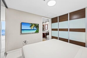 2 bedrooms, iron/ironing board, travel cot, free WiFi