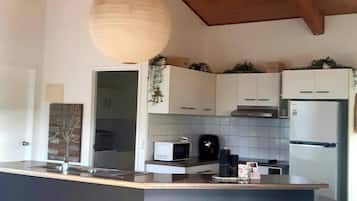 Micro-ondes, four, plaque de cuisson, lave-vaisselle