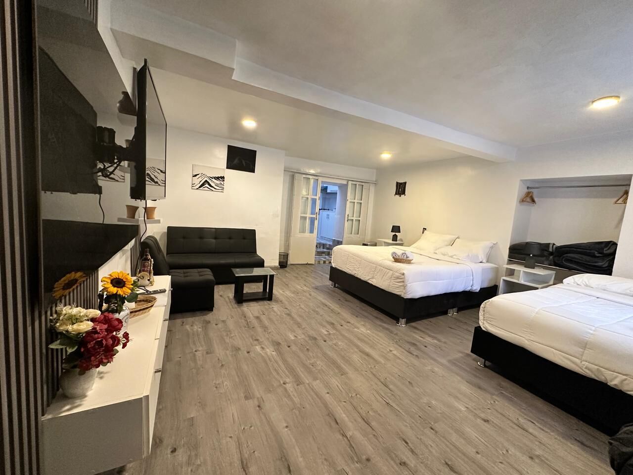 Design Suite, Patio | Free WiFi