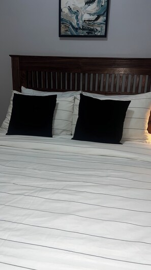 1 habitación, tabla de planchar con plancha, wifi y ropa de cama 