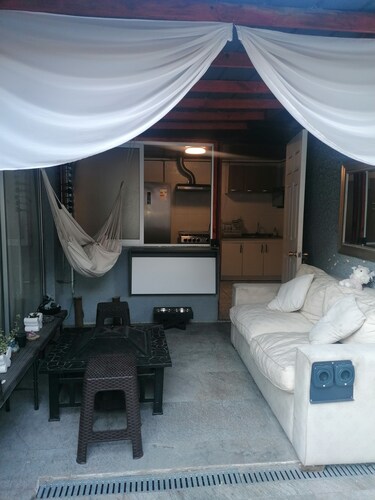 Pieza en Las Condes  "La Casa Nube", Amoblada Con Baño Privado