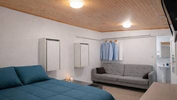 1 bedroom, iron/ironing board, WiFi