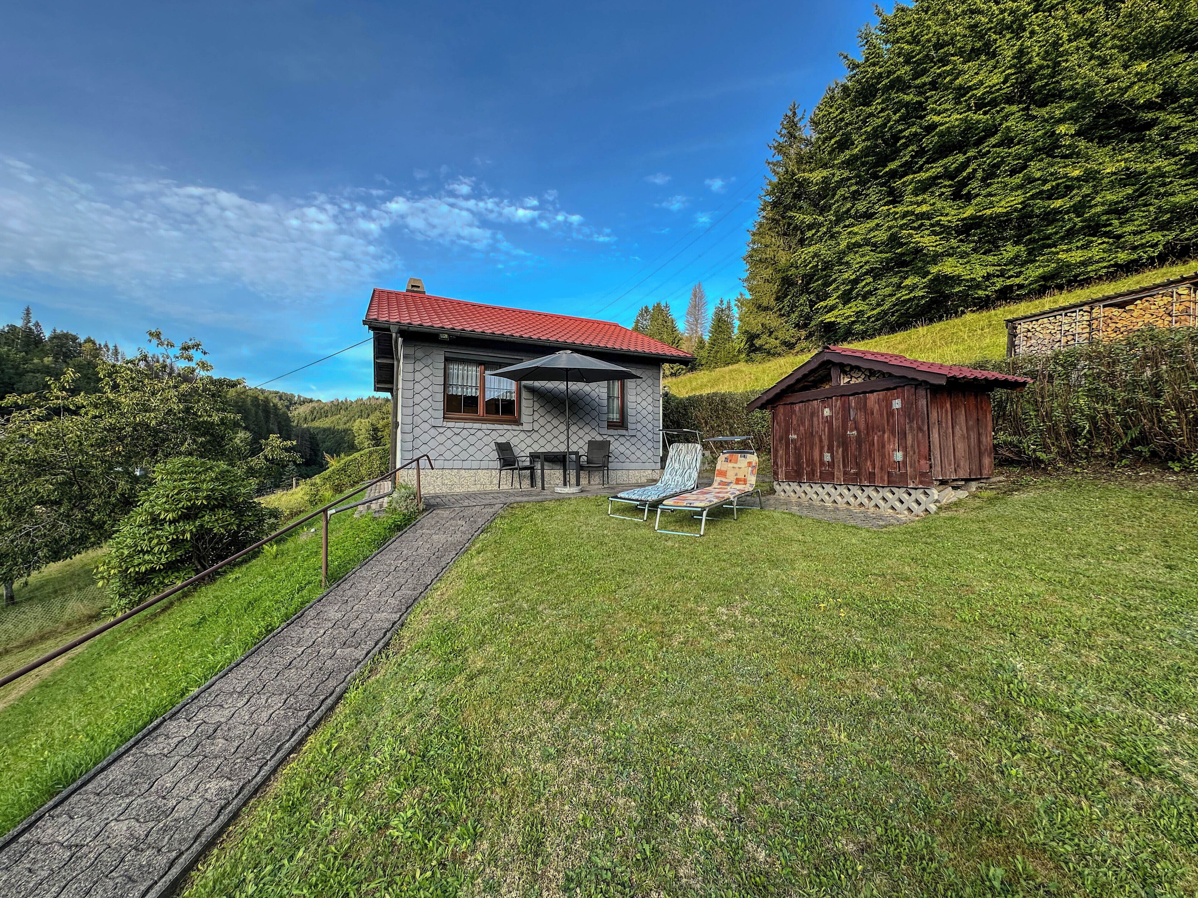 Außenseite Ferienhaus [Sommer]