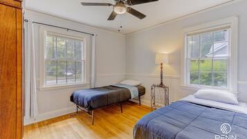 2 bedrooms, free WiFi, bed sheets