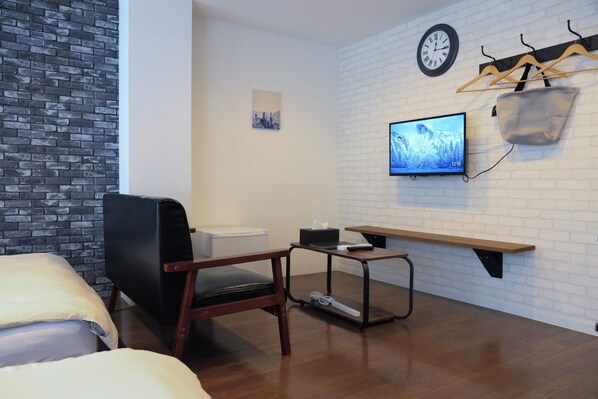 1 bedroom, desk, iron/ironing board, free WiFi