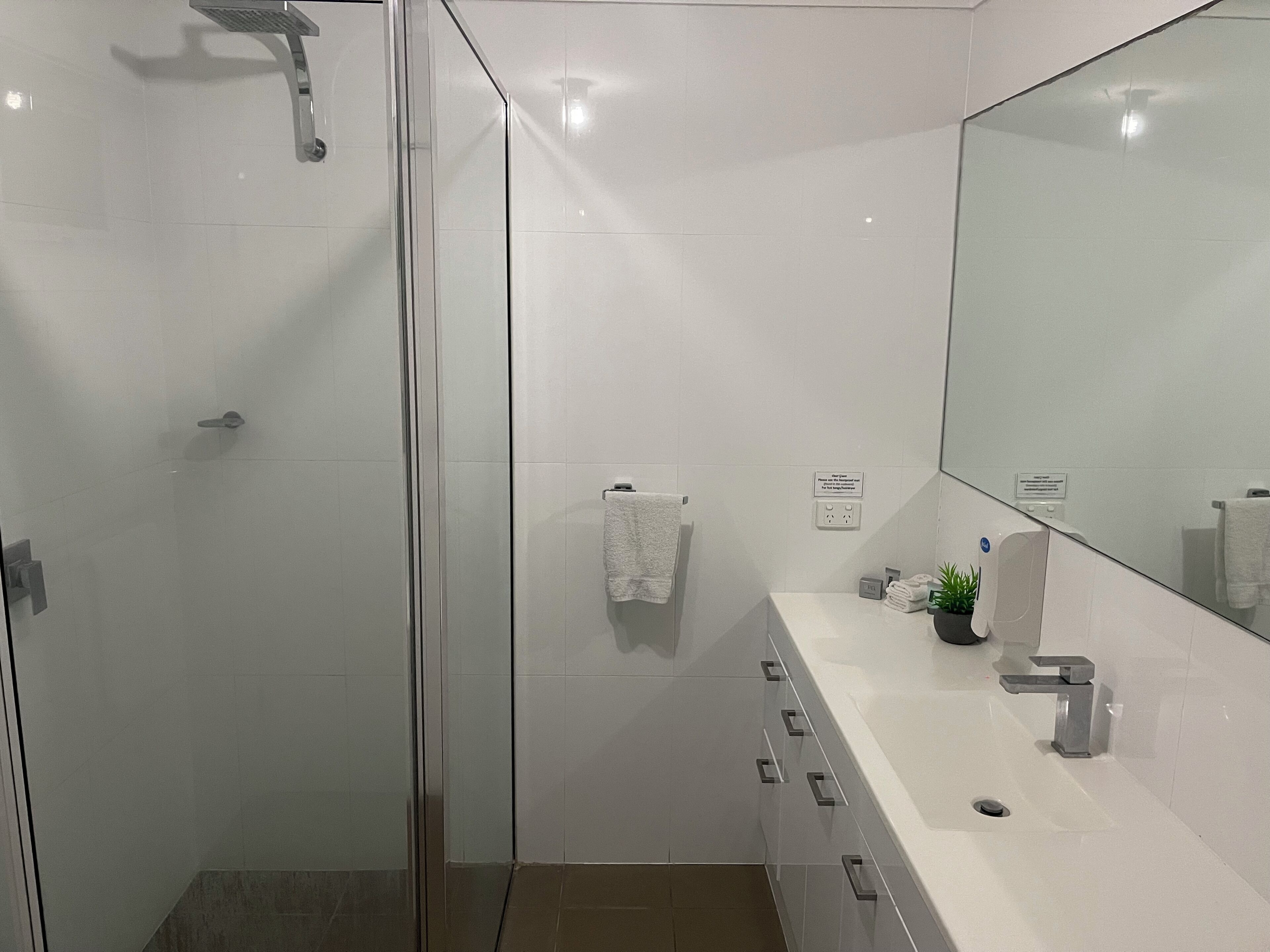 Deluxe House, 4 Bedrooms | Bathroom